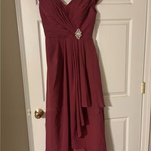 Elegant Burgundy Evening Dress